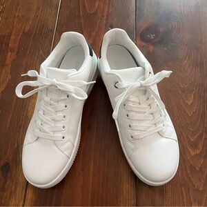 Steve Madden sneakers size 10 NWOT